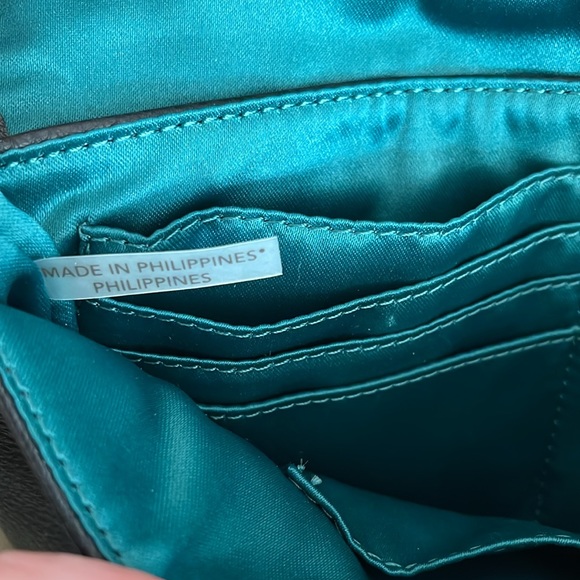 Coach Park Pebbled Leather Large Wristlet with Green silk lining - Picture 5 of 6